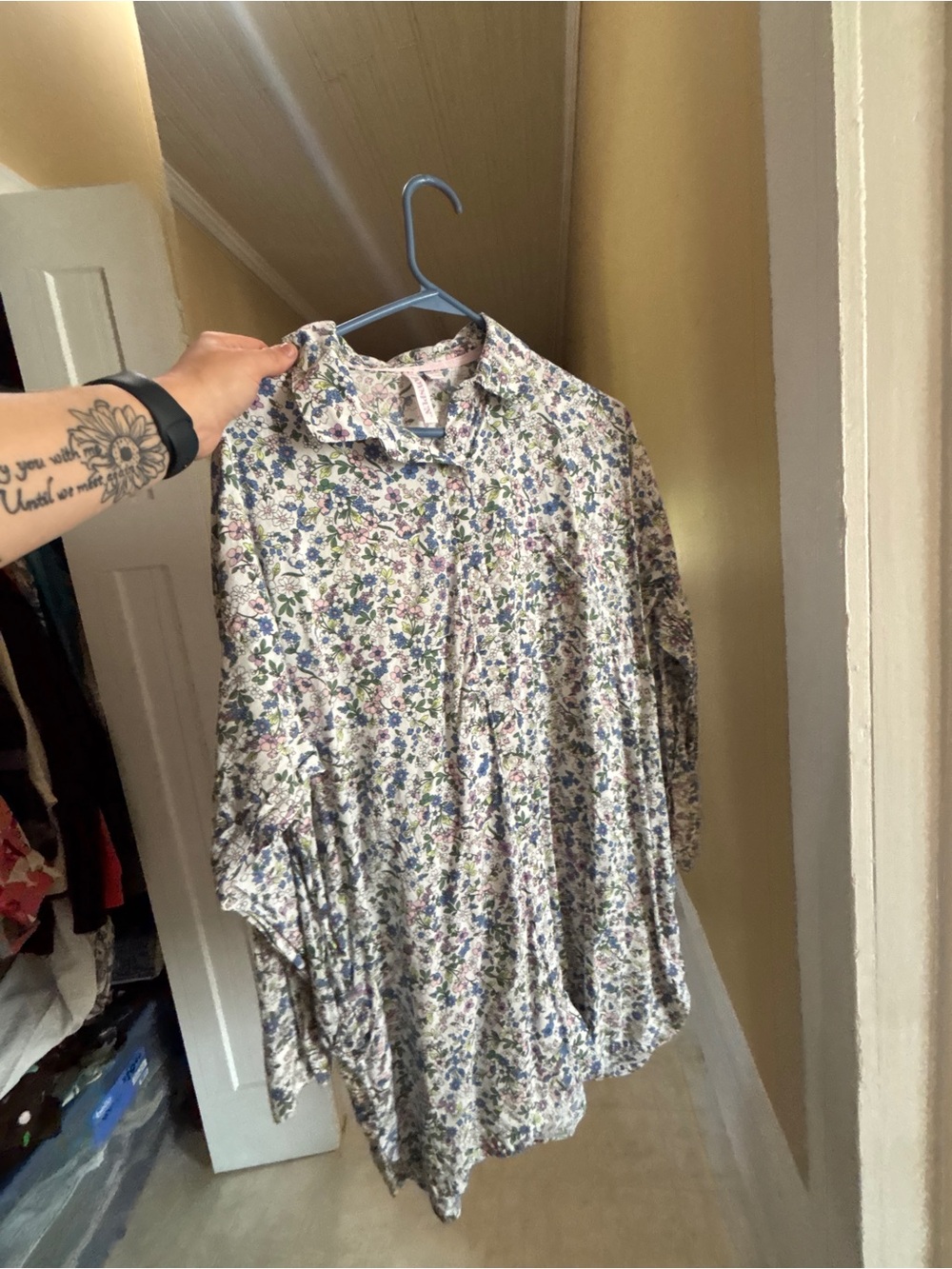 Women’s Floral Button-Down Shirt - White Multi